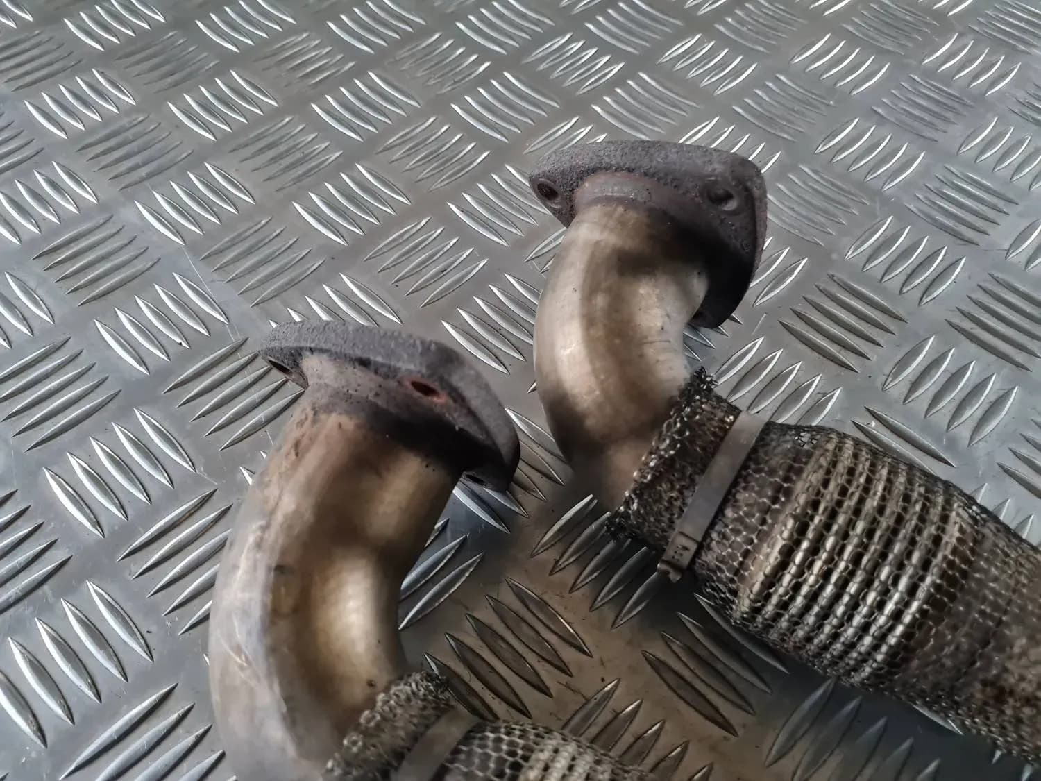 Turbīnas izplūdes caurule AUDI A6 2008 - foto 4