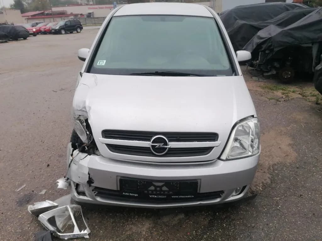 Foto izjauktais auto 1