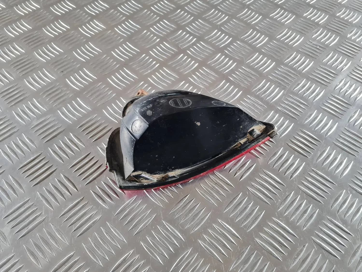 Miglas lukturis aizmugurē kreisā pusē RENAULT SCENIC III 2011 - foto 3