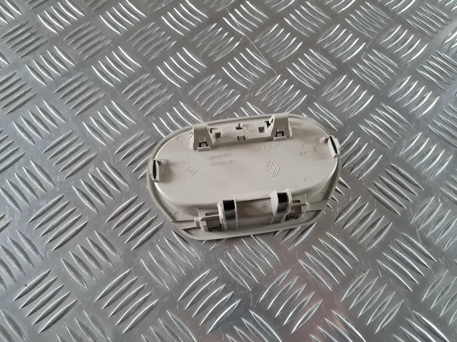 Mantu glabāšanas nodalījums griestos RENAULT SCENIC III 2011 - foto 3