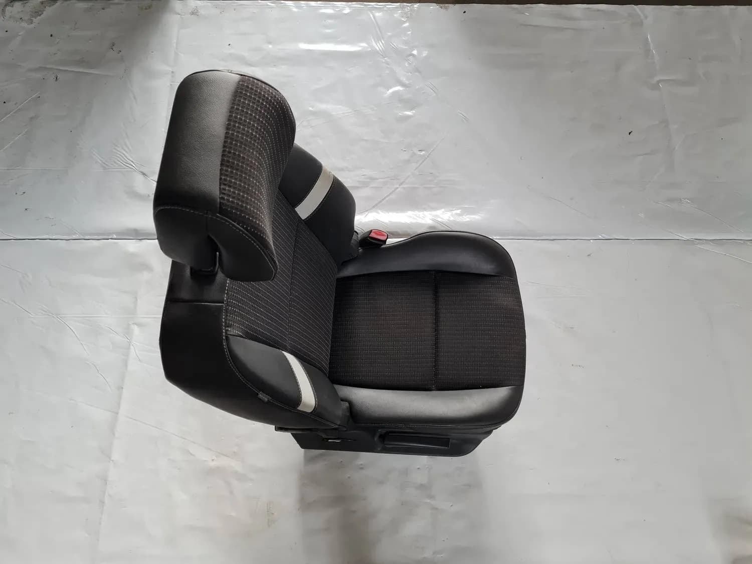 Priekšējais labais sēdeklis RENAULT SCENIC III 2011