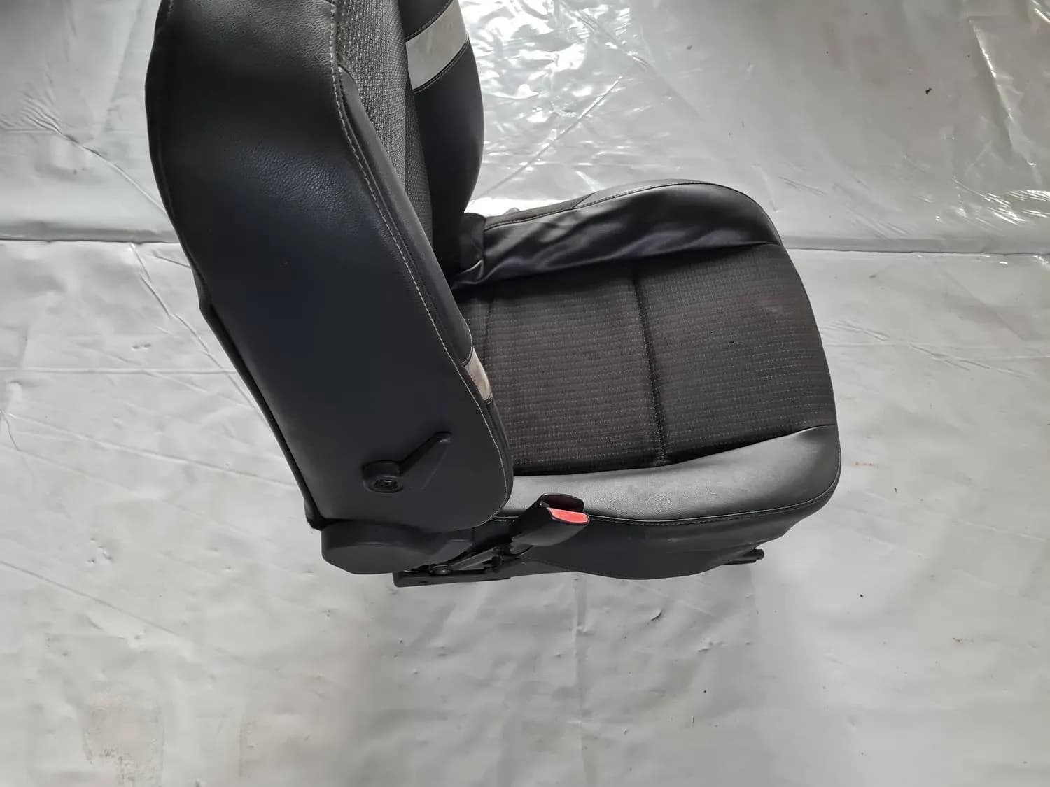 Priekšējais kreisais sēdeklis RENAULT SCENIC III 2011 - foto 1