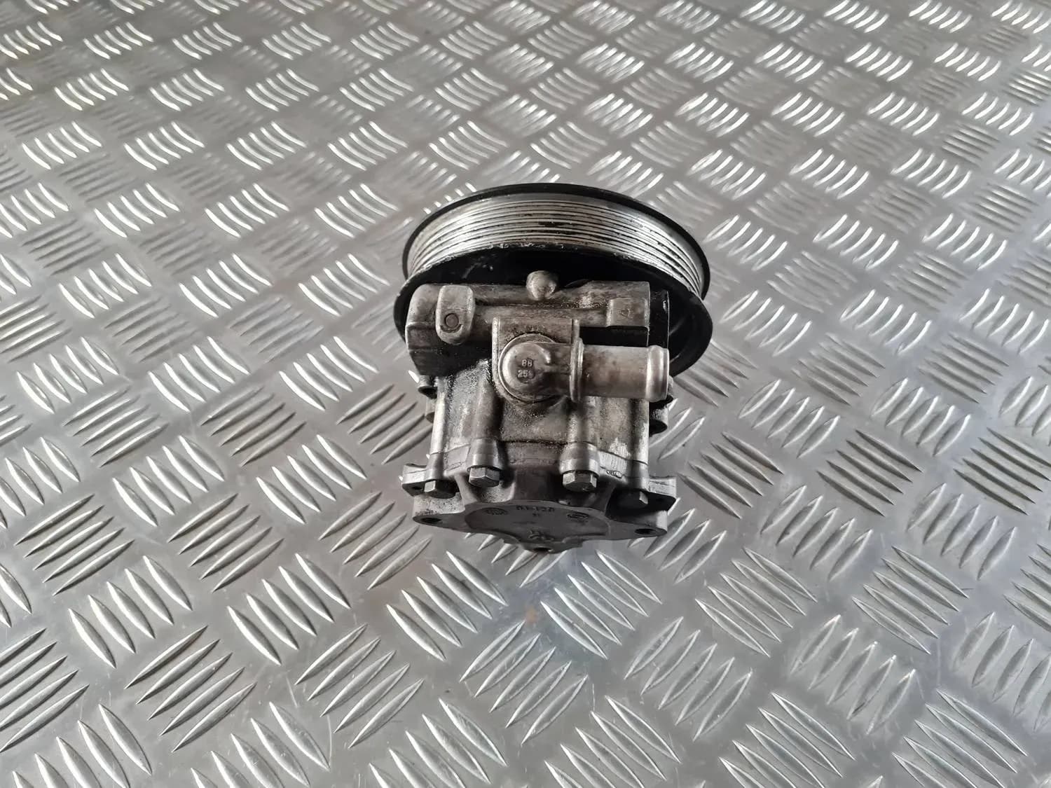 Hidrauliskais pastiprinātājs AUDI A6 2008 - foto 2