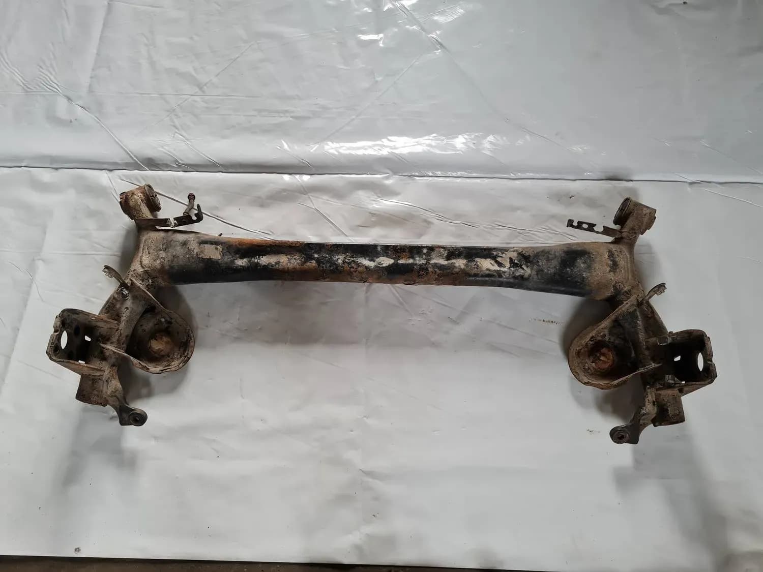 Aizmugurējais tilts/Aizmugurējais šķērsnis RENAULT SCENIC III 2011