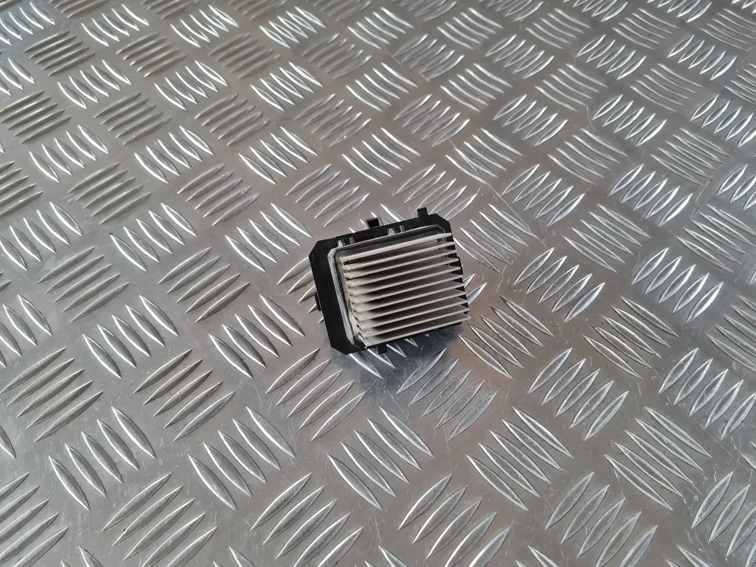 Salona ventilatora rezistors RENAULT SCENIC III 2011 - foto 1