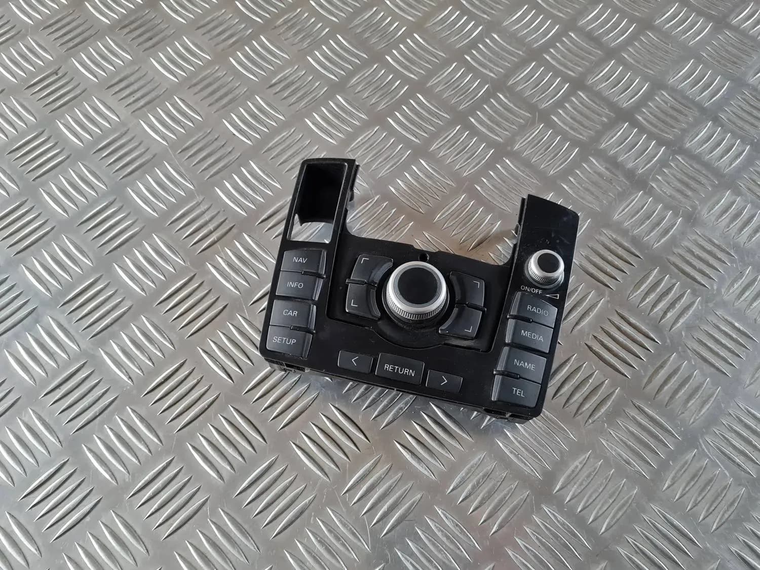 Multimēdijas vadības bloks AUDI A6 2008