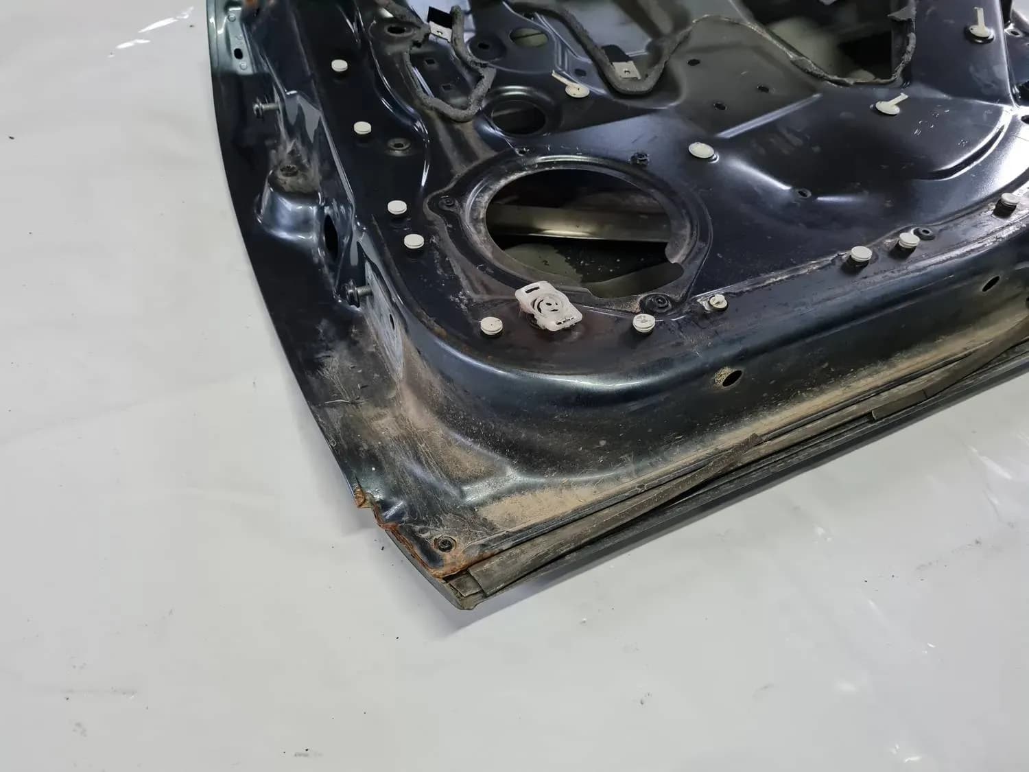 Aizmugurējās labās durvis AUDI A6 2008 - foto 8