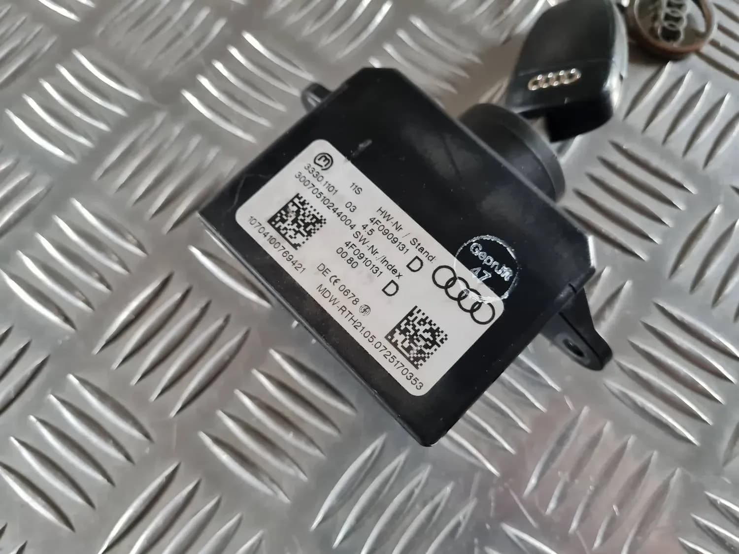 Aizdedzes slēdzene AUDI A6 2008 - foto 3