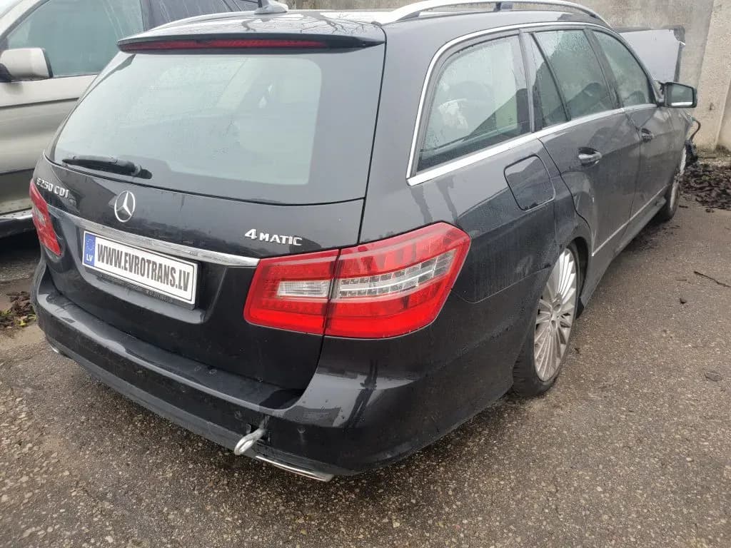 Foto izjauktais auto 1