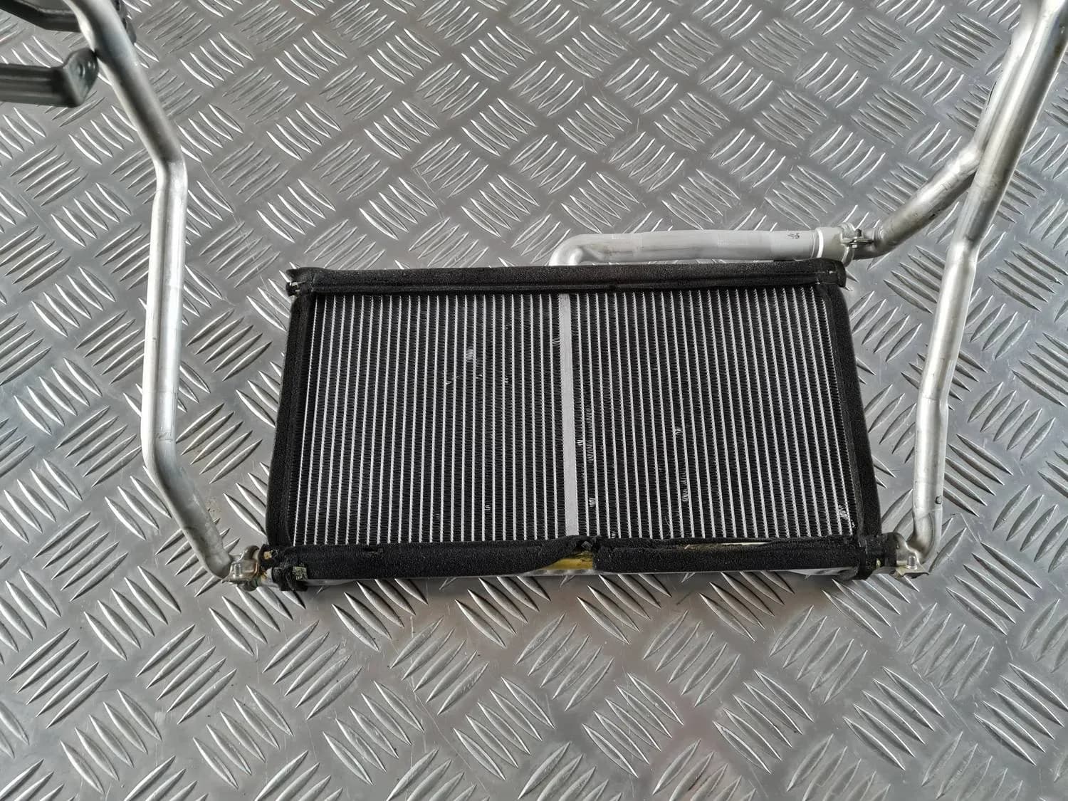 Apsildes sistēmas radiators AUDI A6 2008 - foto 3