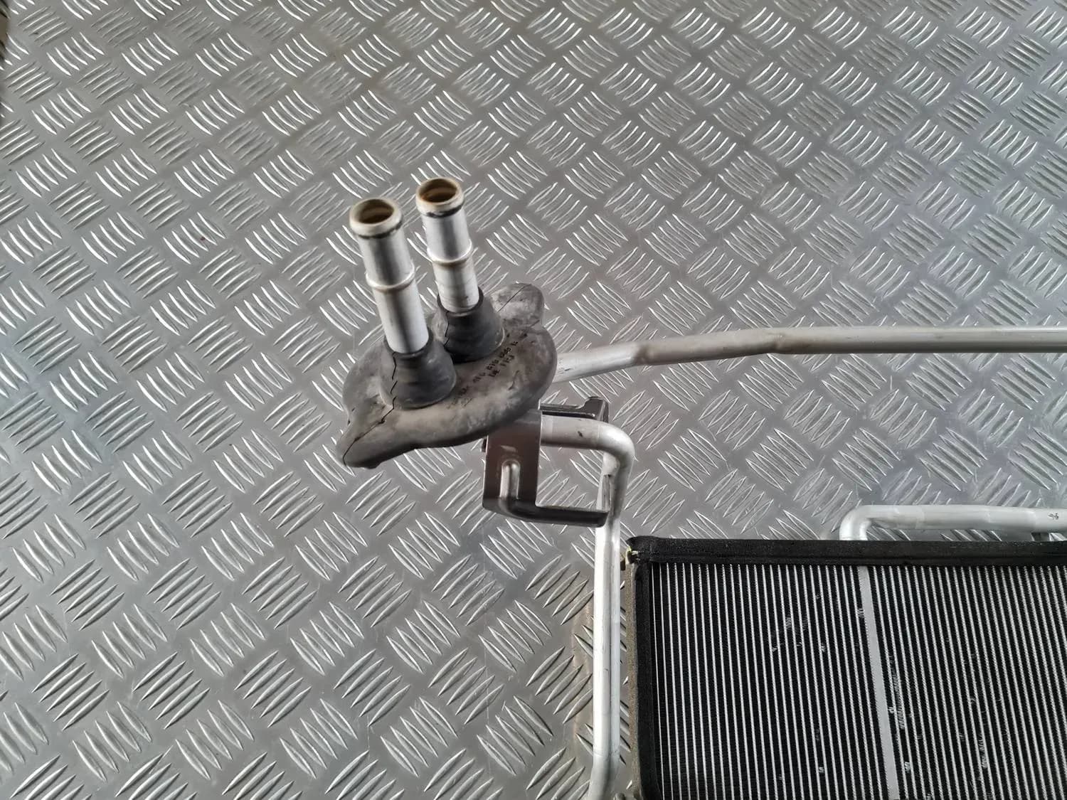 Apsildes sistēmas radiators AUDI A6 2008 - foto 4