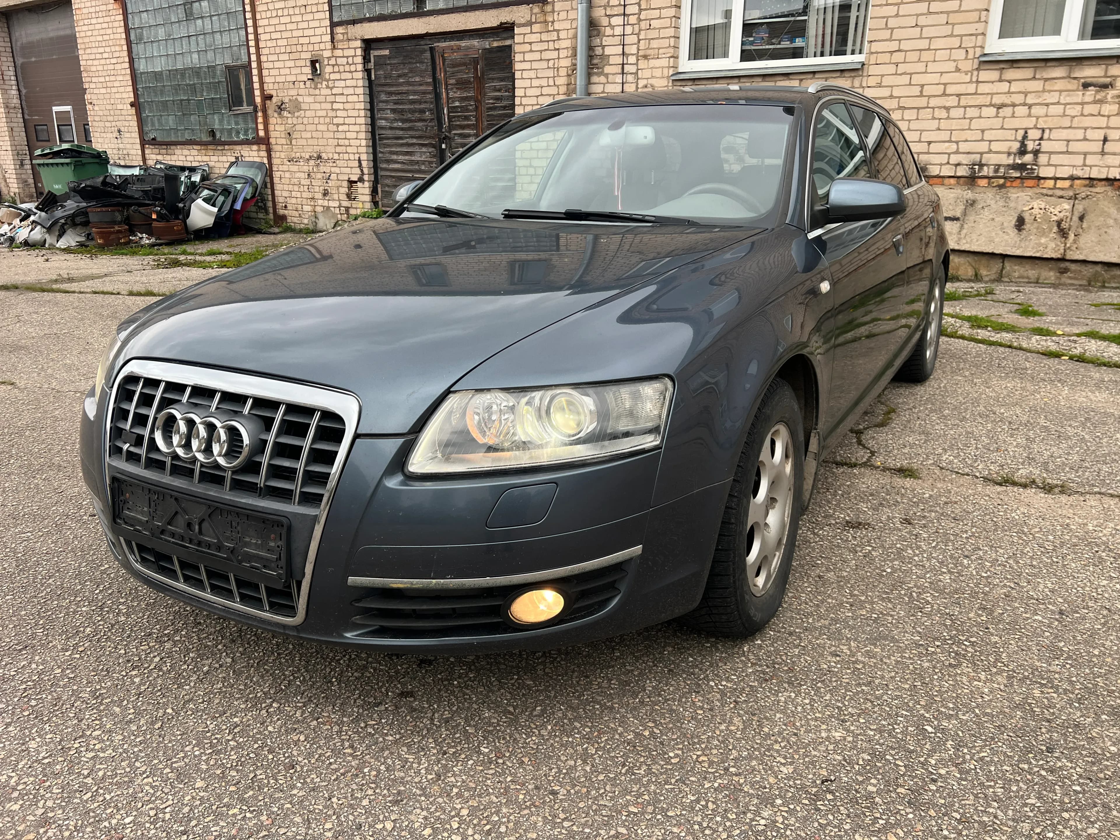 Foto izjauktais auto 2