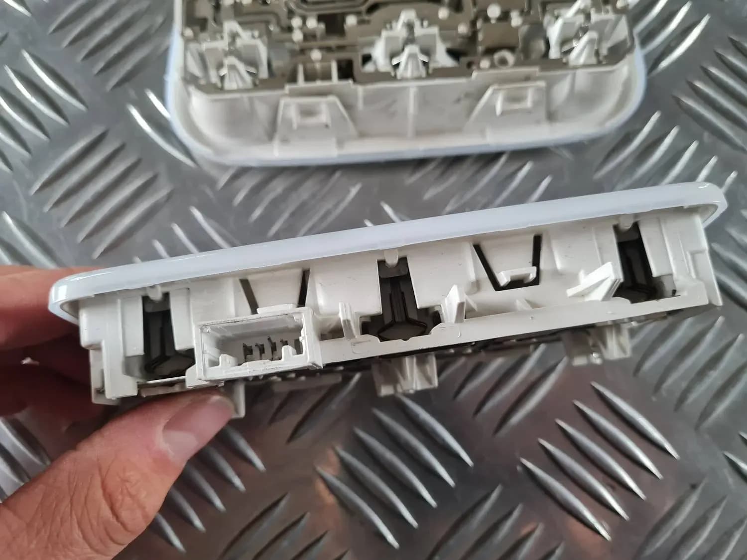 Salona apgaismojuma panelis RENAULT SCENIC III 2011 - foto 5