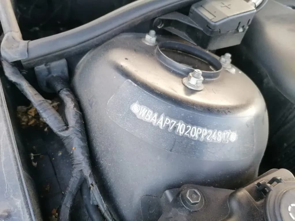 Foto izjauktais auto 2
