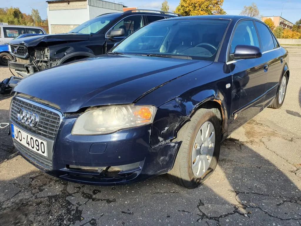 Foto izjauktais auto 2