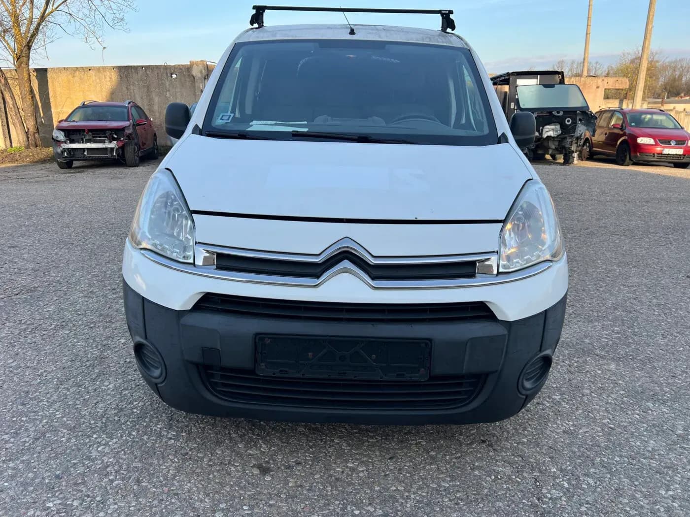 Foto izjauktais auto 2