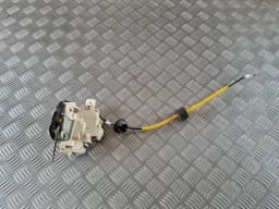 Aizmugurējo kreiso durvju slēdzene AUDI A6 2008