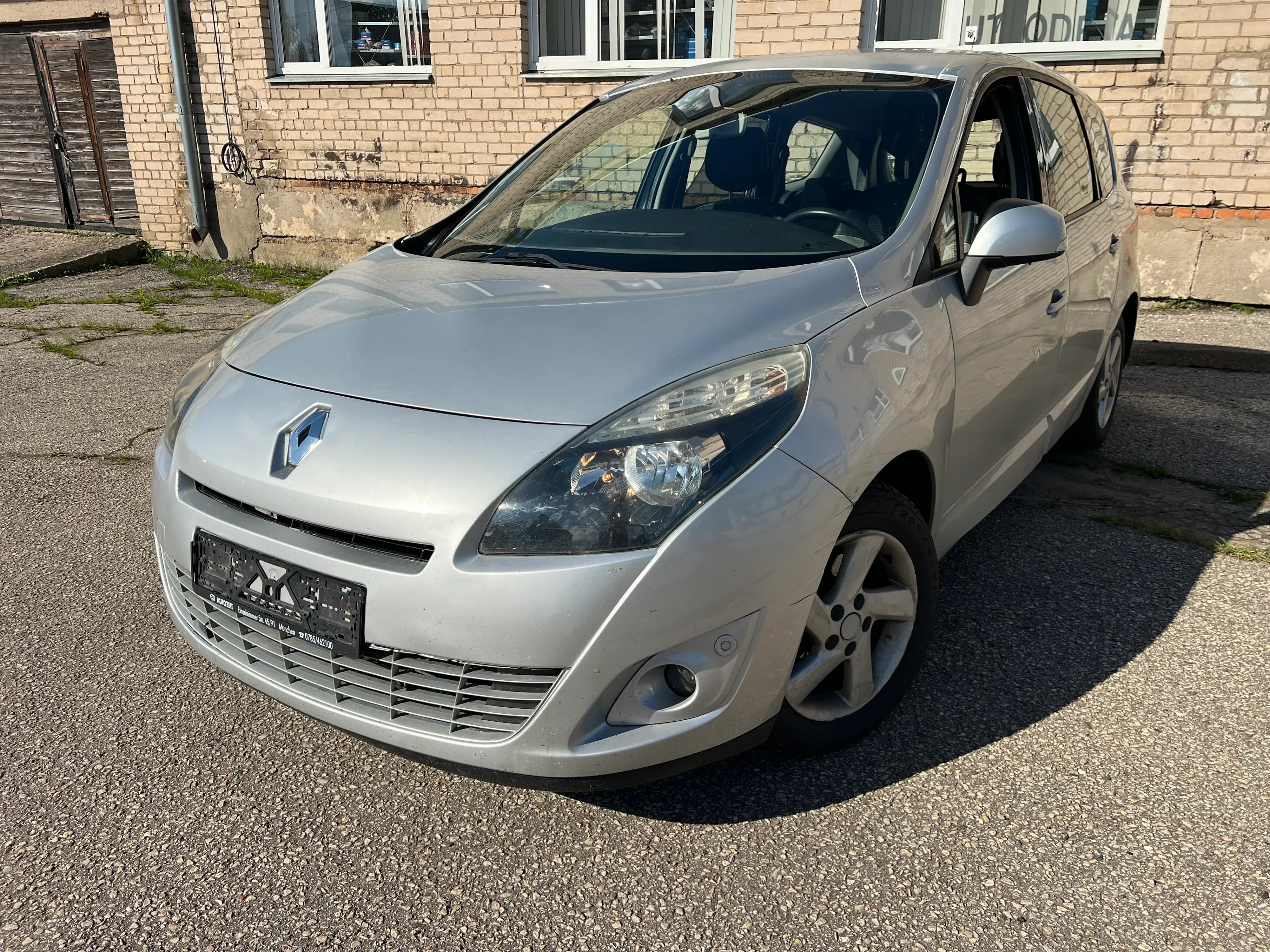Foto izjauktais auto 2