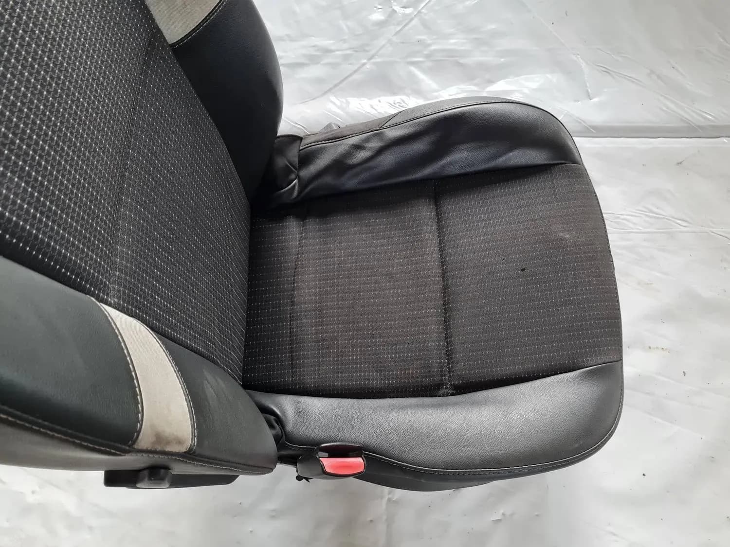 Priekšējais kreisais sēdeklis RENAULT SCENIC III 2011 - foto 5