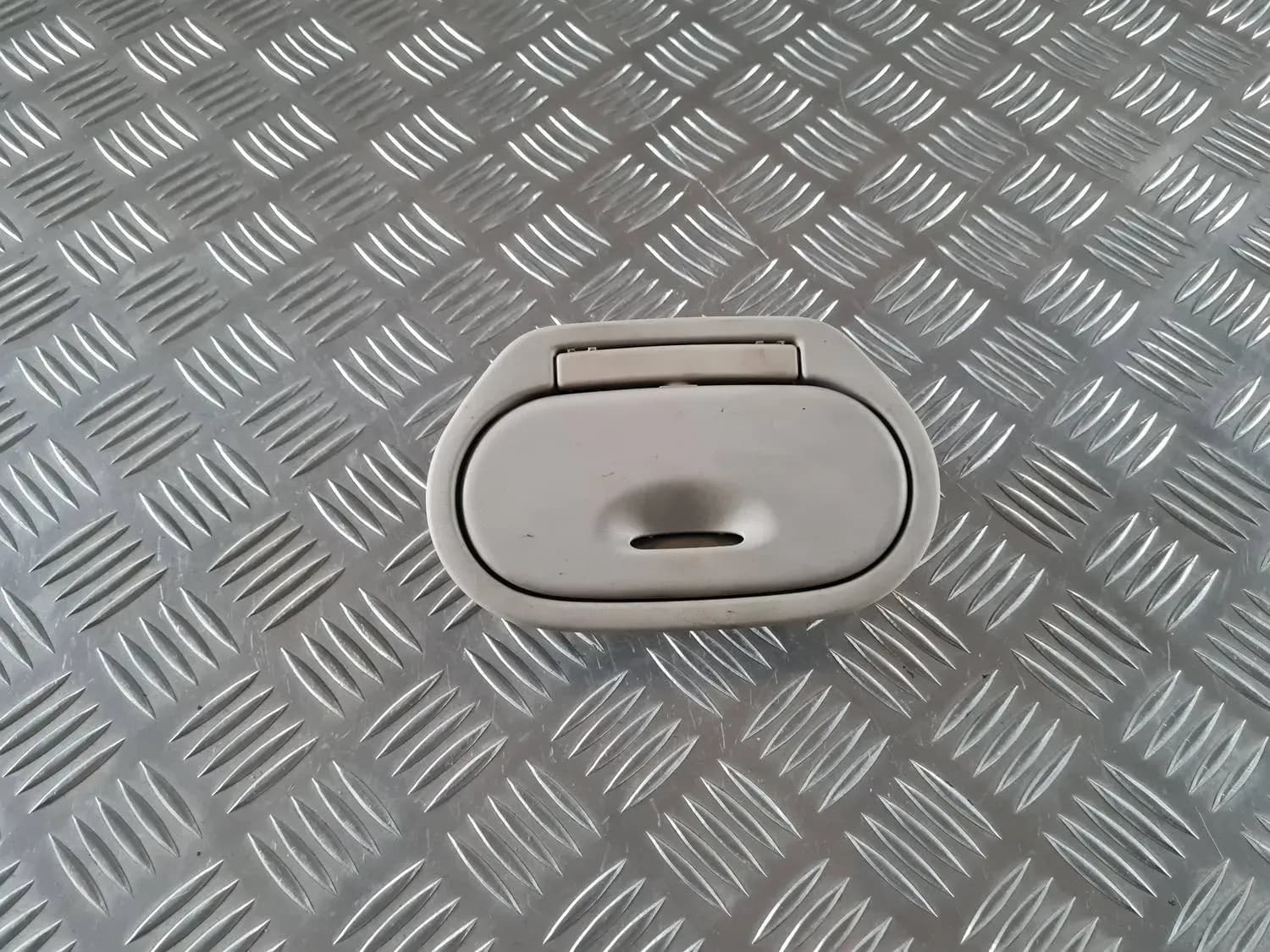 Mantu glabāšanas nodalījums griestos RENAULT SCENIC III 2011 - foto 2