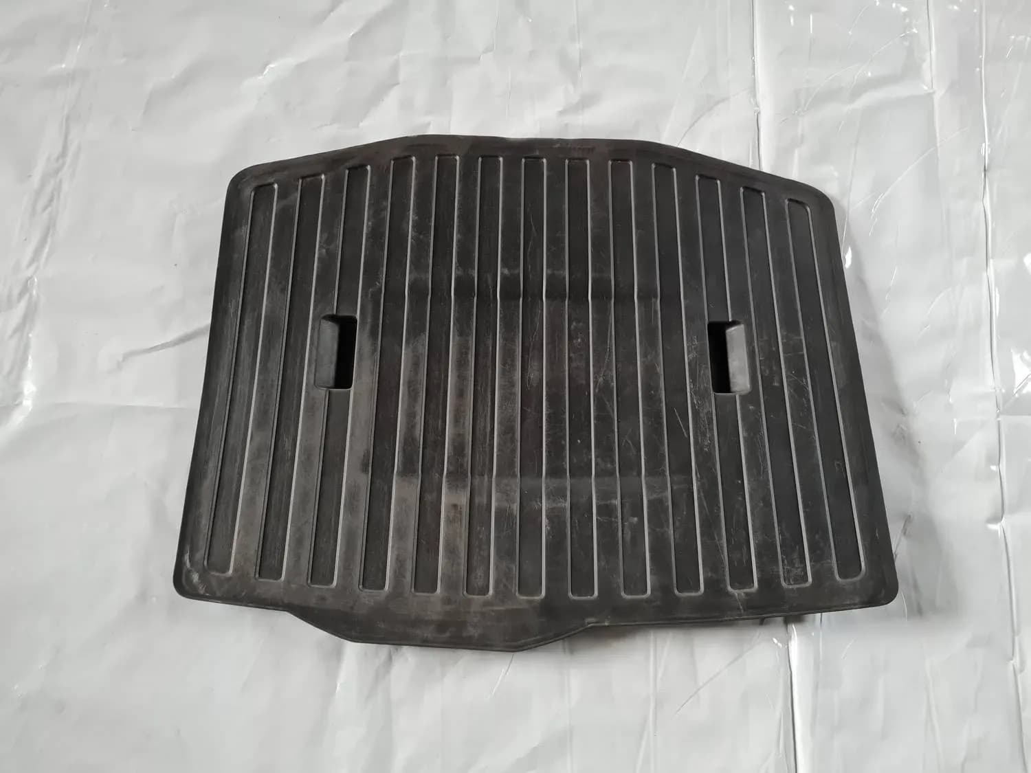 Bagāžnieka grīda AUDI A6 2008