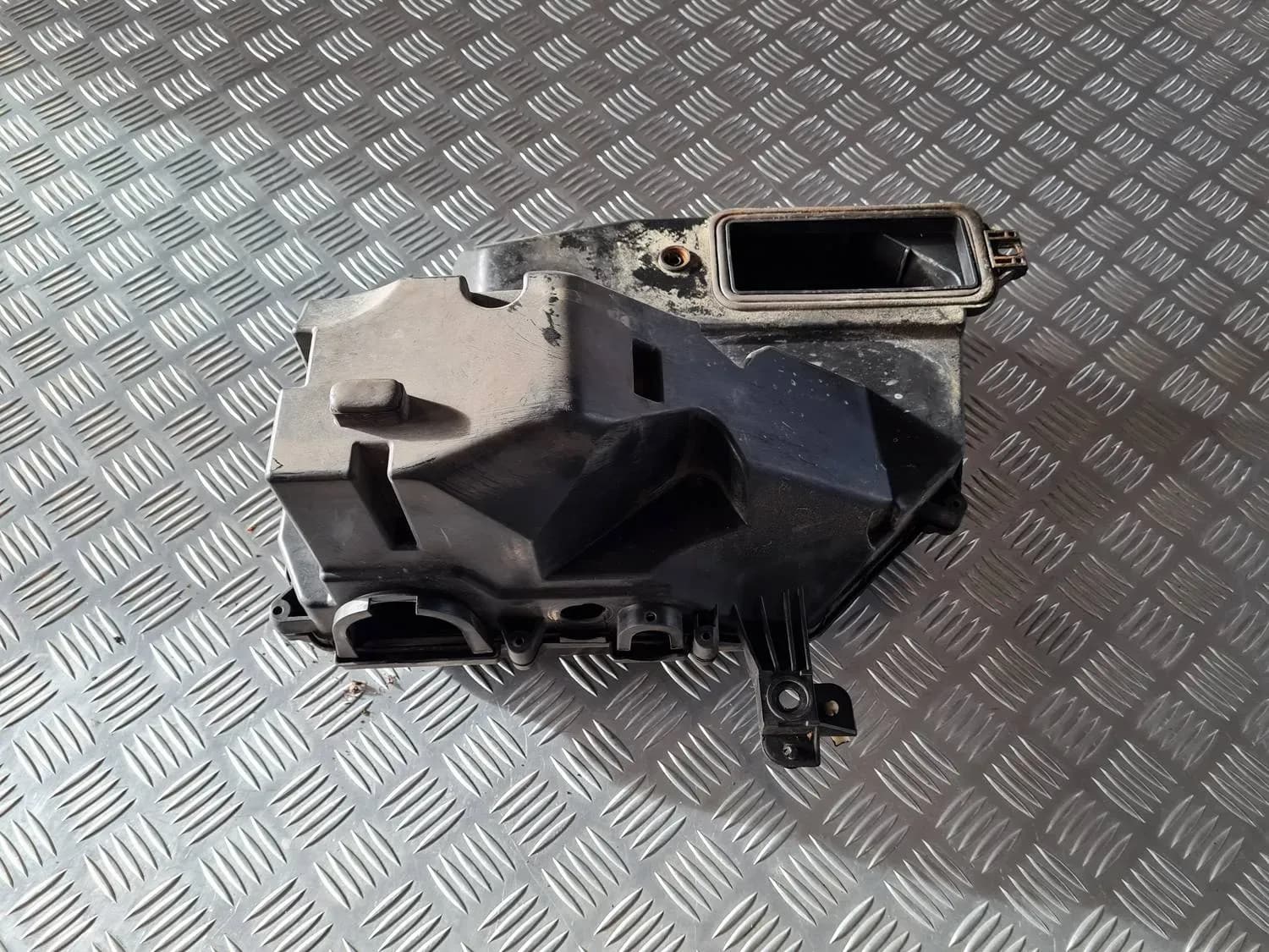 Drošinātāju kārbas korpuss AUDI A6 2008