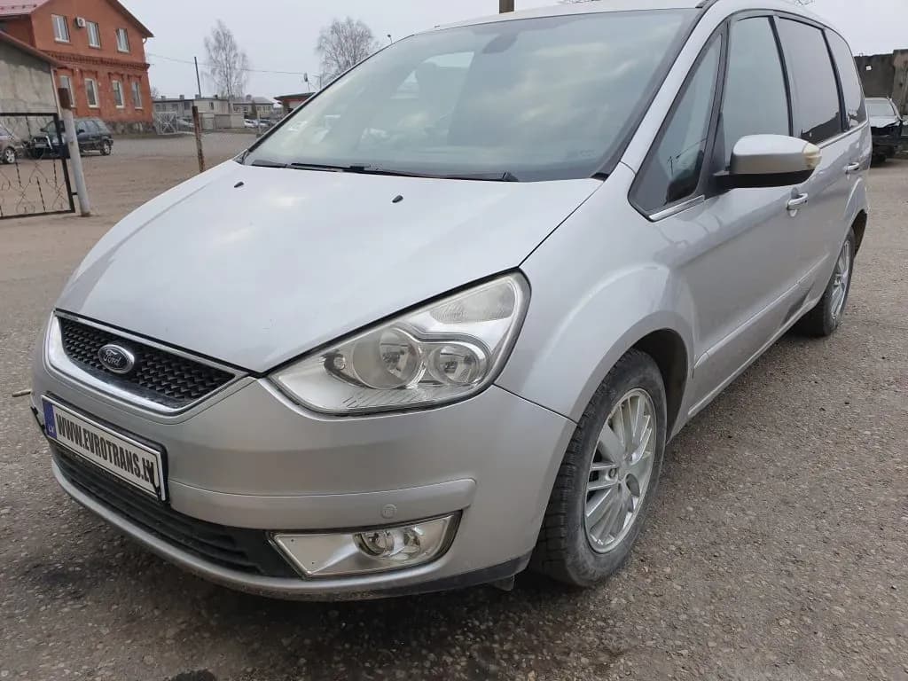 Foto izjauktais auto 1