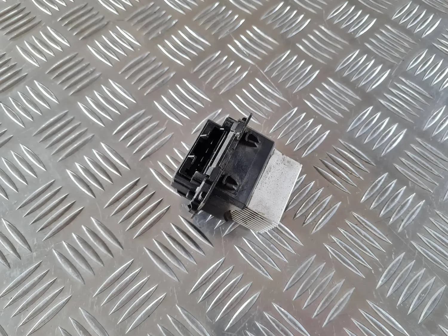 Salona ventilatora rezistors RENAULT SCENIC III 2011 - foto 5