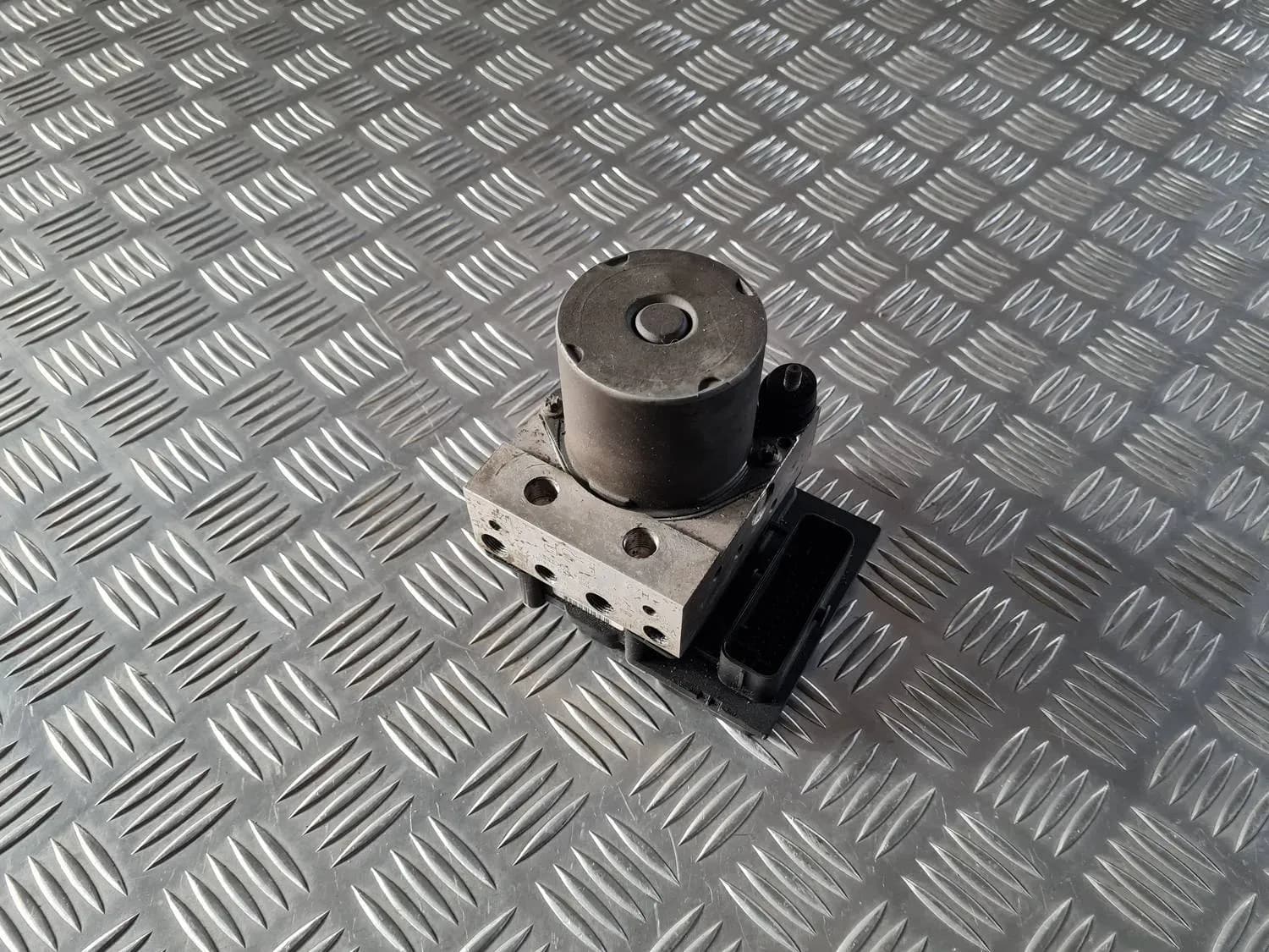 ABS bloks AUDI A6 2008 - foto 1