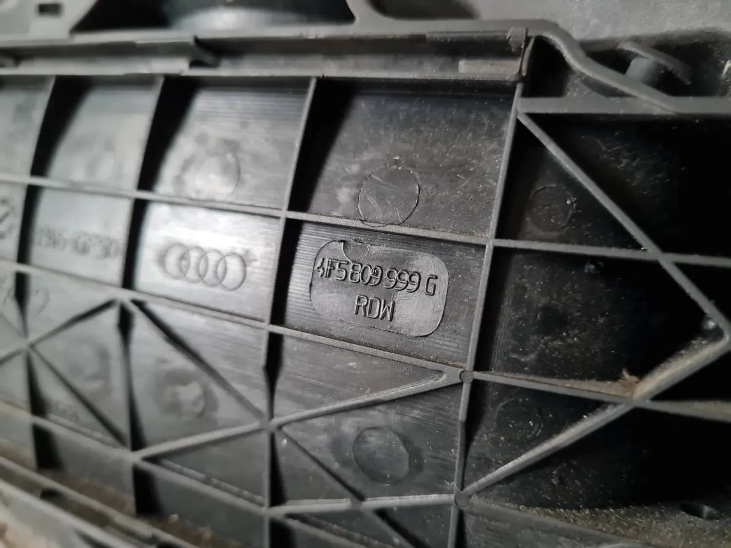 Degvielas tvertnes vāks AUDI A6 2008 - foto 2