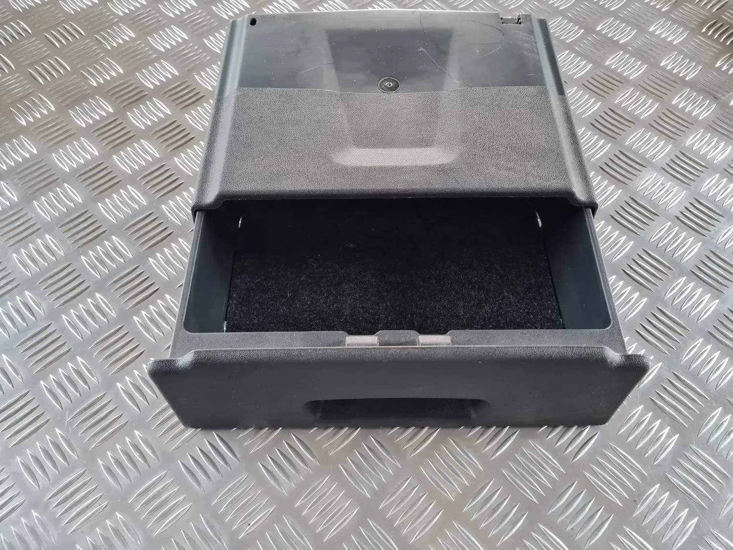Mantu glabāšanas nodalījums gridā RENAULT SCENIC III 2011 - foto 3