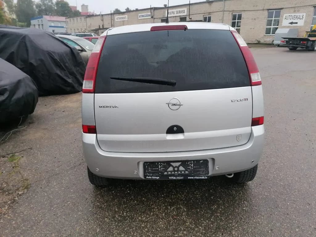 Foto izjauktais auto 4