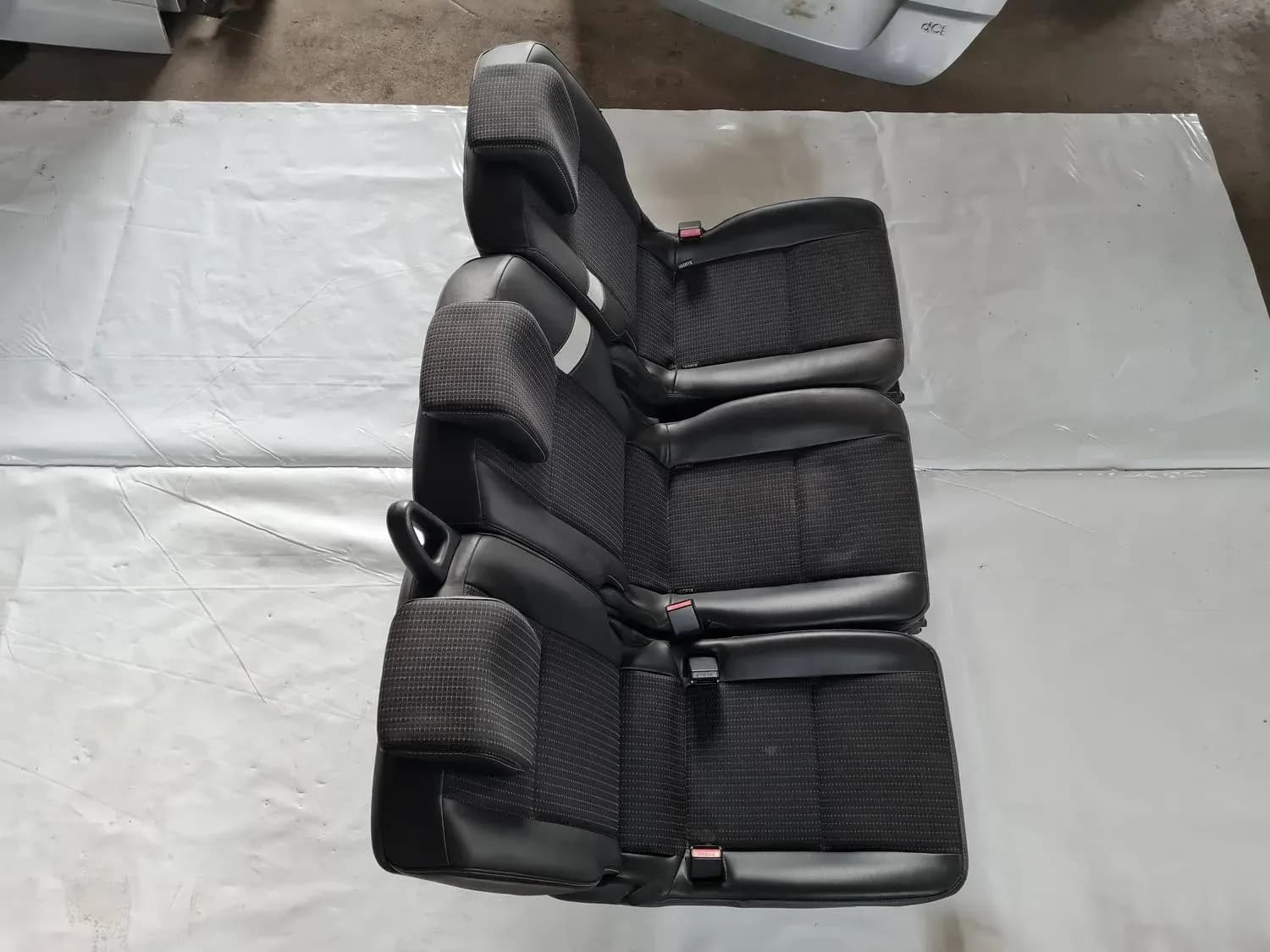Aizmugurējais sēdeklis RENAULT SCENIC III 2011