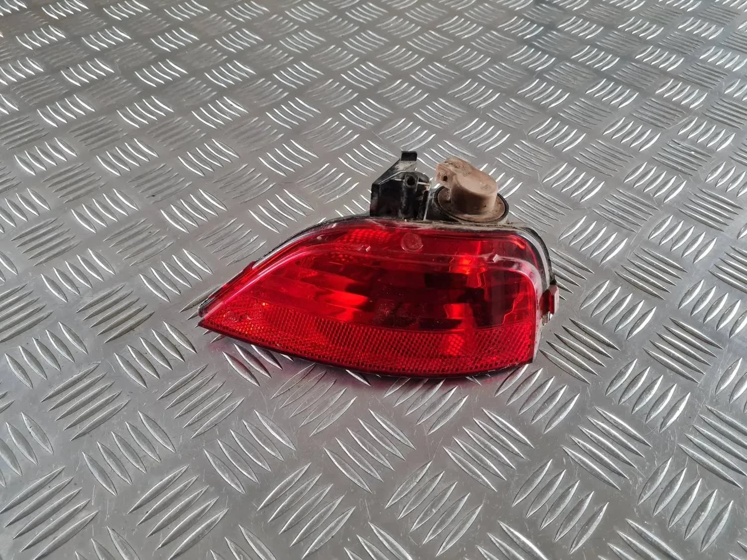 Miglas lukturis aizmugurē kreisā pusē RENAULT SCENIC III 2011