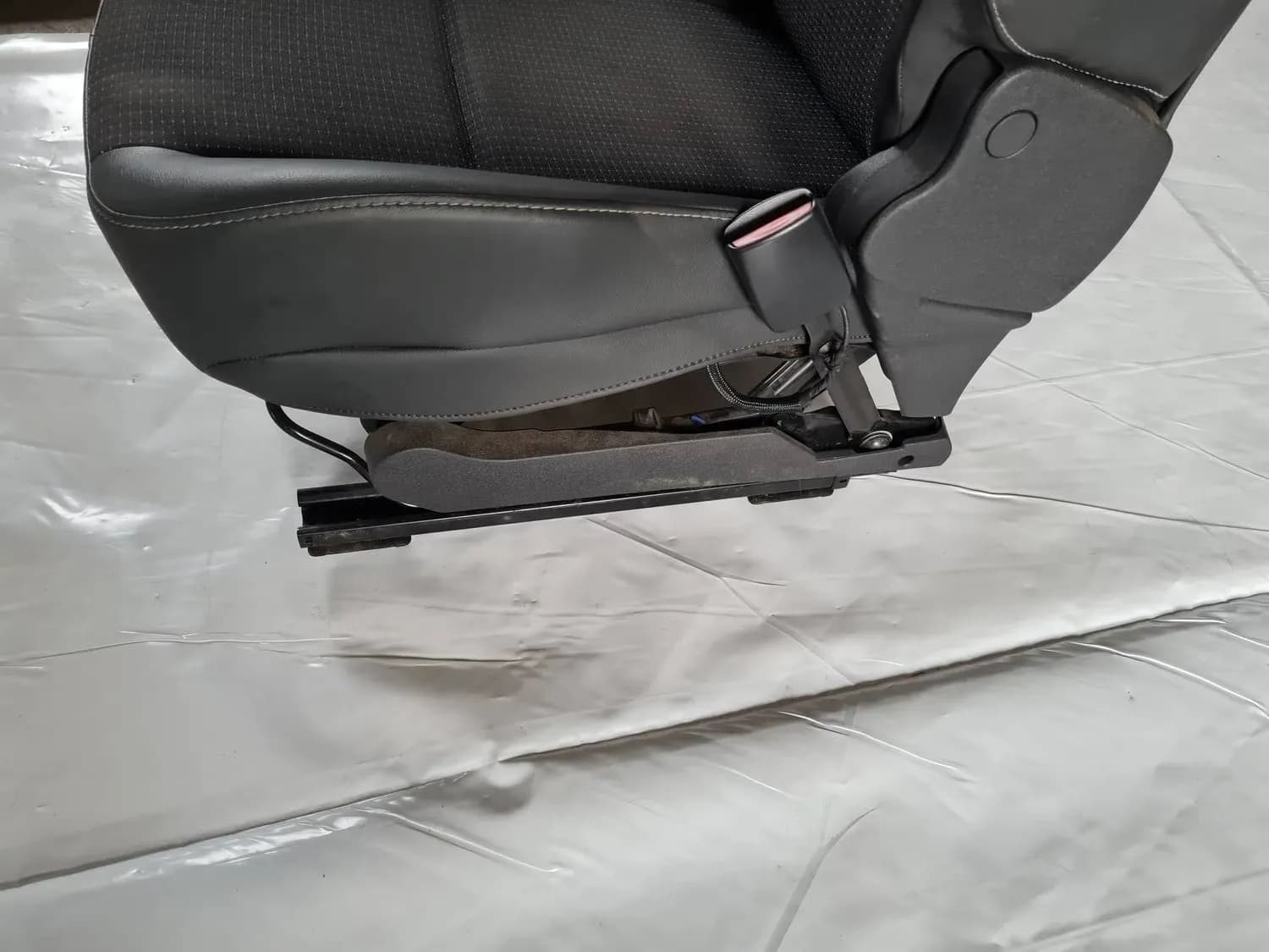 Priekšējais labais sēdeklis RENAULT SCENIC III 2011 - foto 5