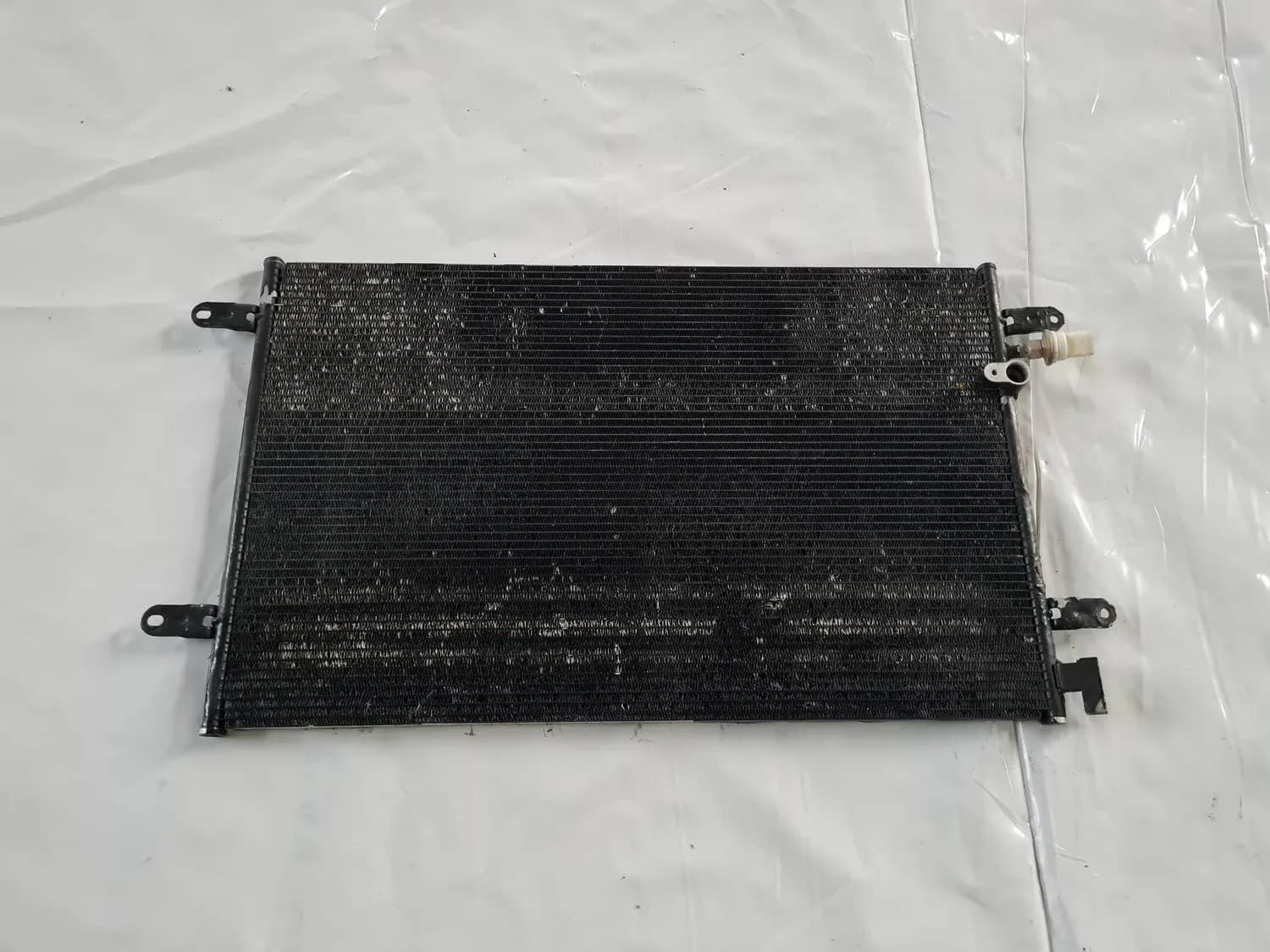 Gaisa kondicioniera radiators AUDI A6 2008 - foto 2