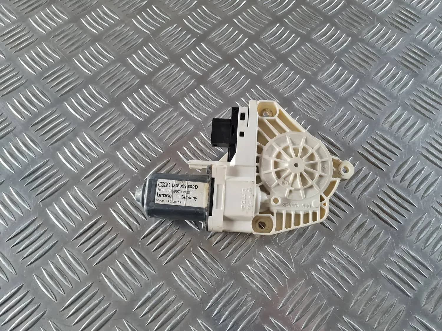 Elektrisko stiklu motors AUDI A6 2008