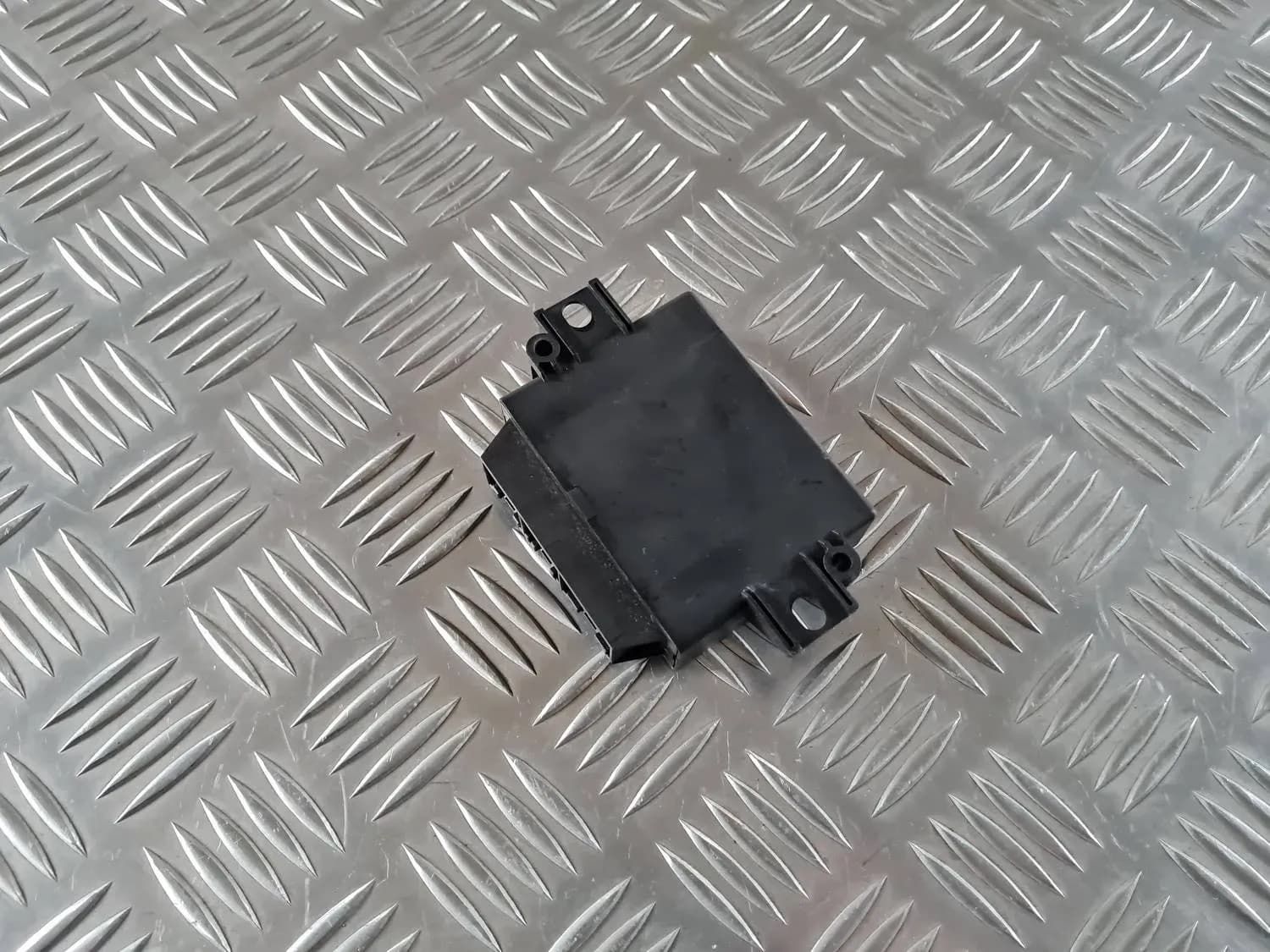 Parkošanās devēju vadības bloks AUDI A6 2008 - foto 2