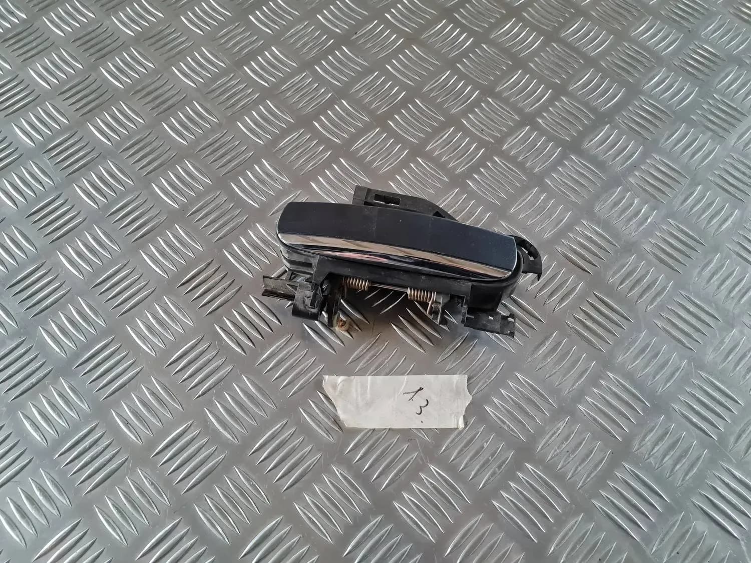 Aizmugurējais kreisais durvju rokturis AUDI A6 2008