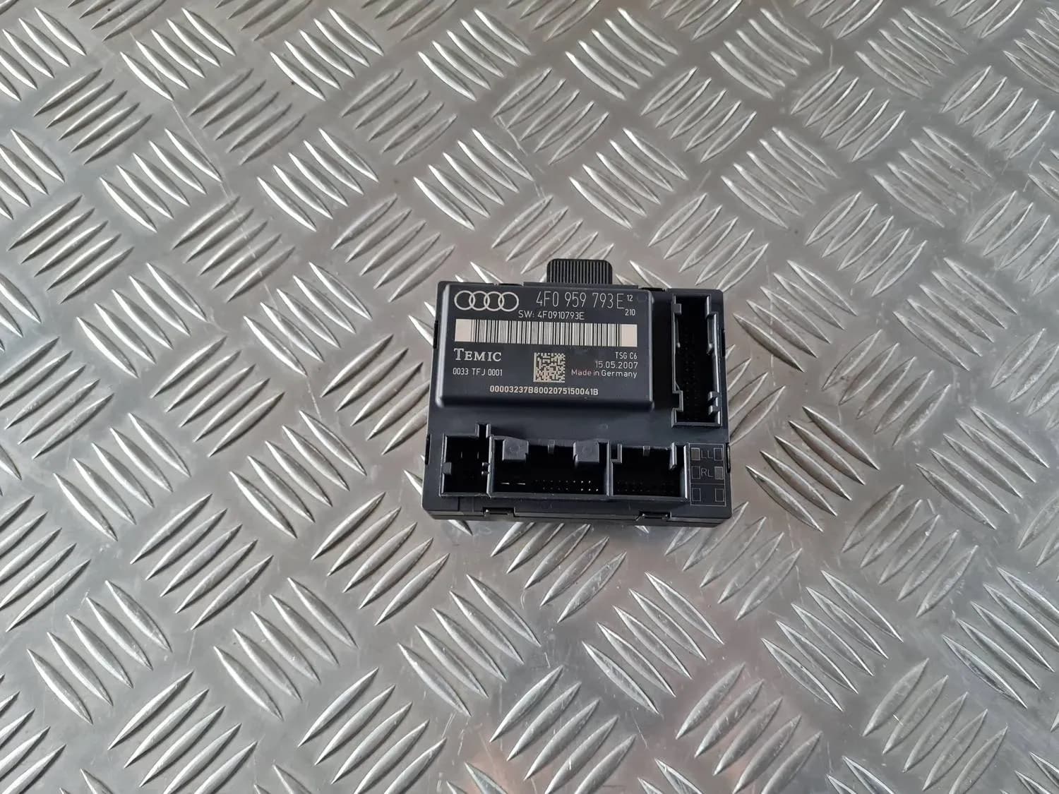 Komforta vadības bloks AUDI A6 2008