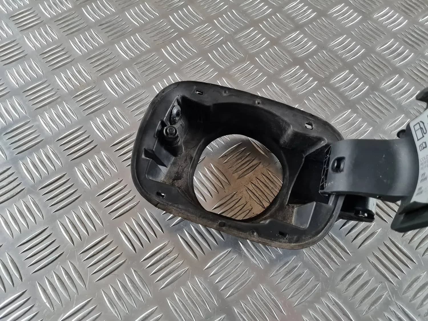 Degvielas tvertnes vāks AUDI A6 2008 - foto 4