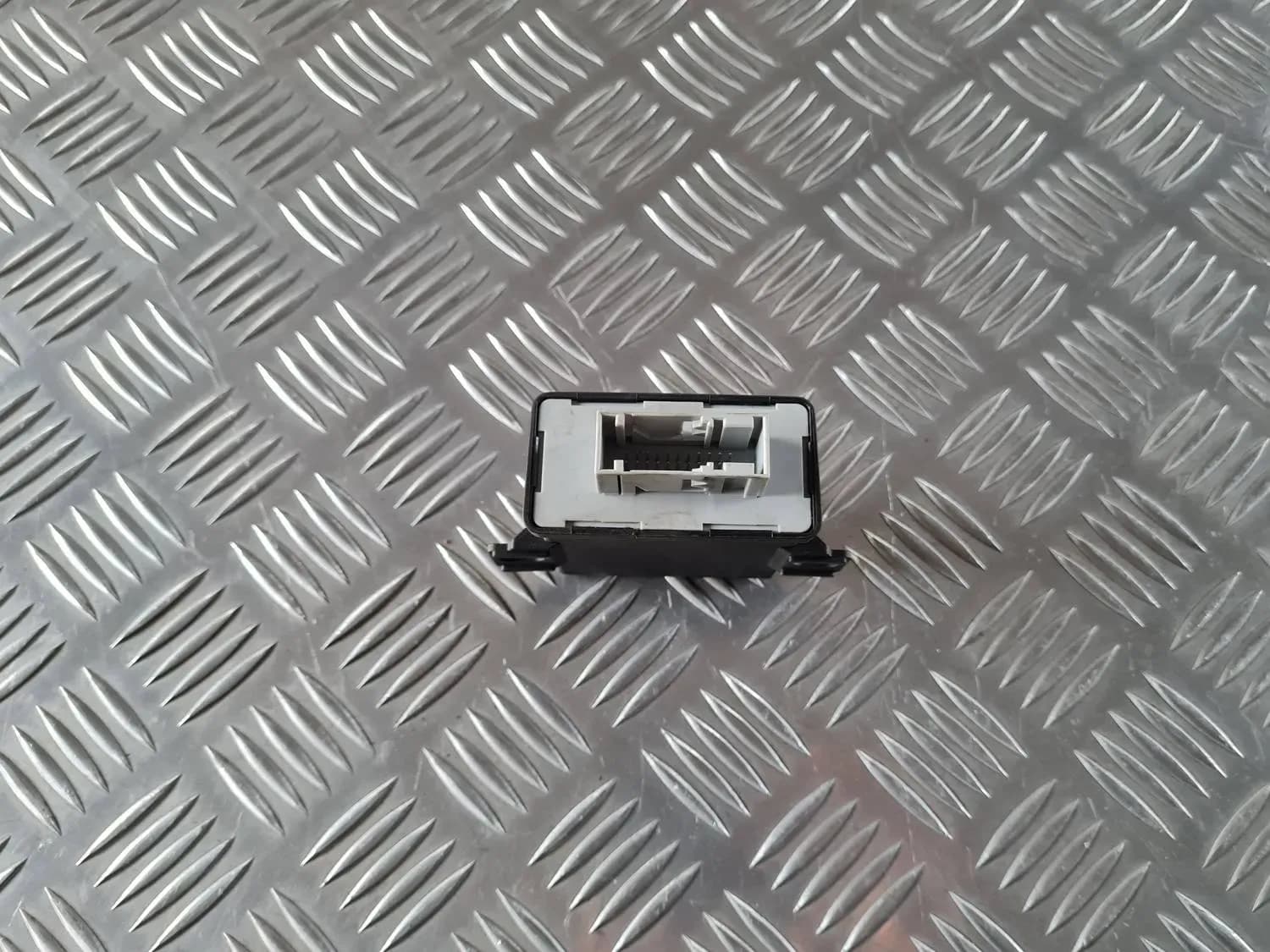 Gaismas vadības bloks AUDI A6 2008 - foto 2