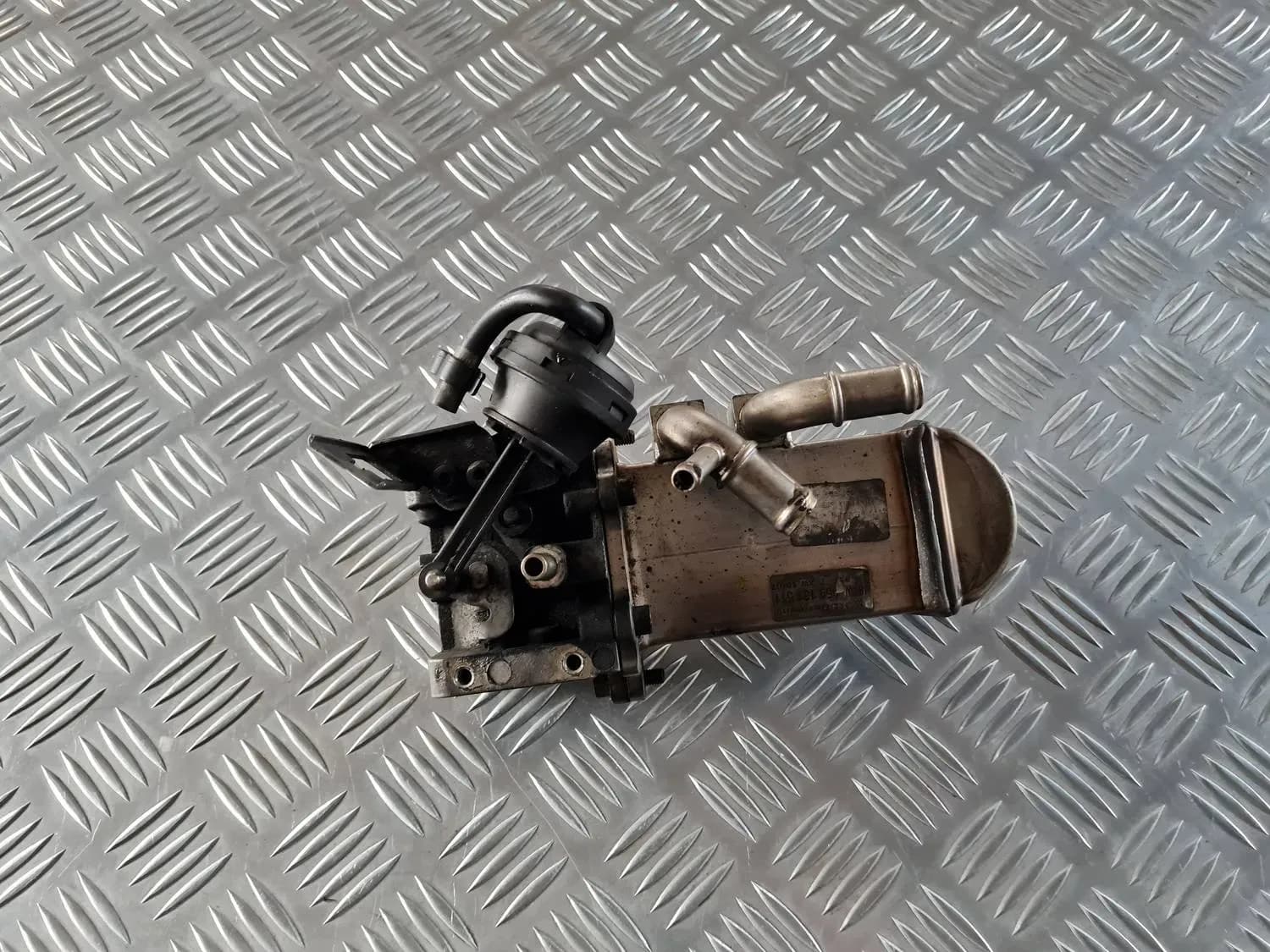 EGR vārsta dzesētājs AUDI A6 2008 - foto 4