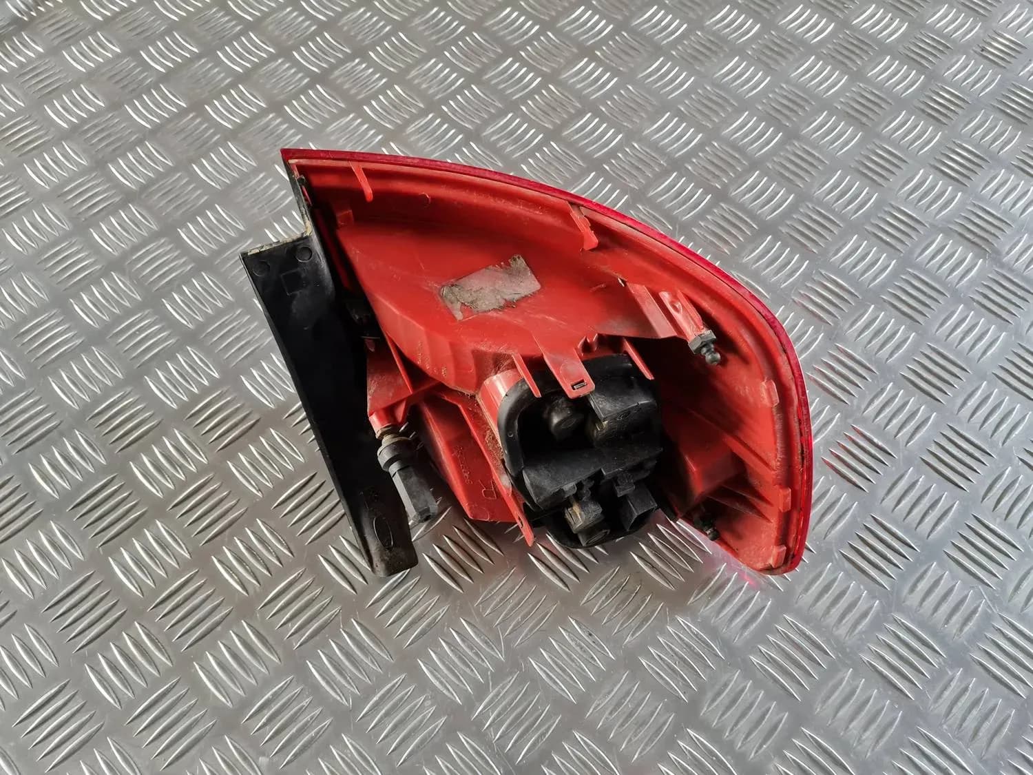 Aizmugurējais labais lukturis AUDI A6 2008 - foto 3
