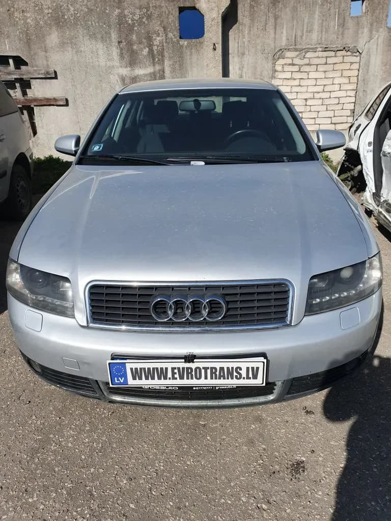 Foto izjauktais auto 1