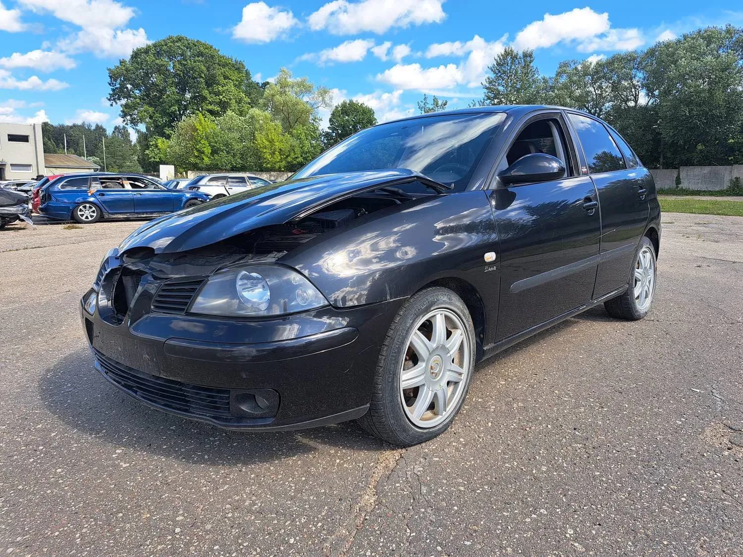 Foto izjauktais auto 2