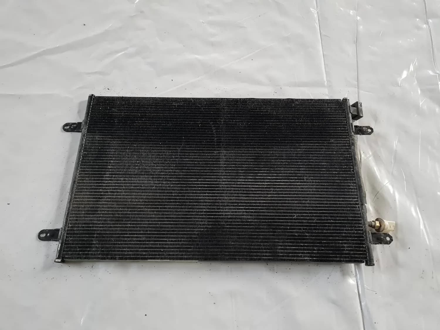 Gaisa kondicioniera radiators AUDI A6 2008 - foto 1