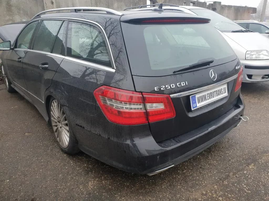 Foto izjauktais auto 2