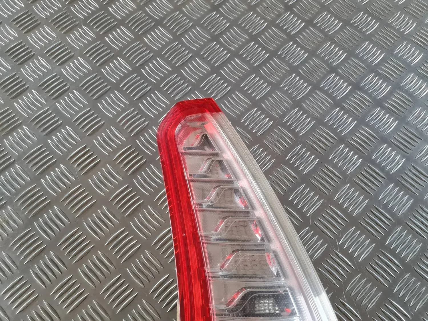 Aizmugurējais kreisais lukturis RENAULT SCENIC III 2011 - foto 5