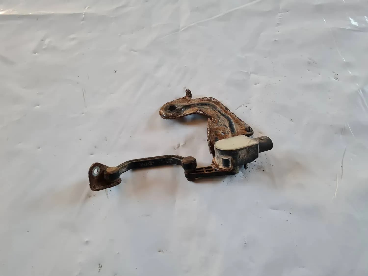Lukturu diapazona korekcijas sensors, aizmugurē AUDI A6 2008 - foto 2
